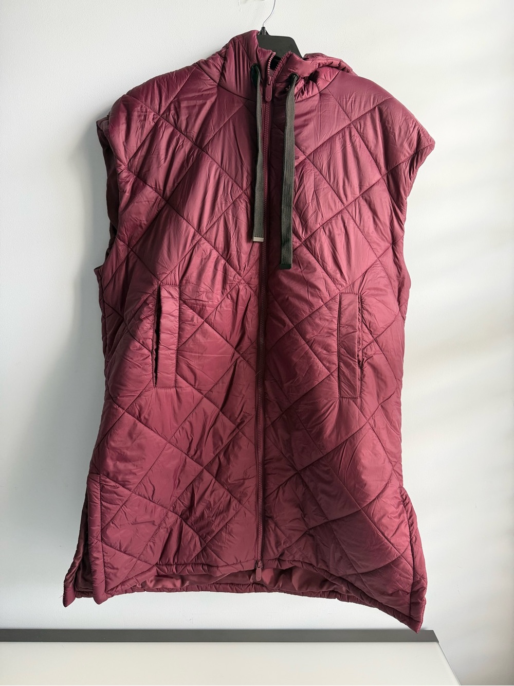 White Mark Women's Burgundy Diamond Quilted Hooded Puffer Vest Size 2XL
